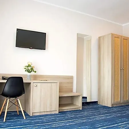 Victoria Hotel 3*