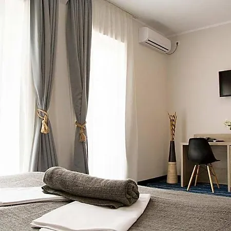Victoria Hotel 3*