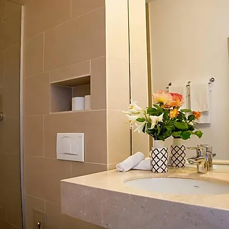 Victoria Hotel 3*